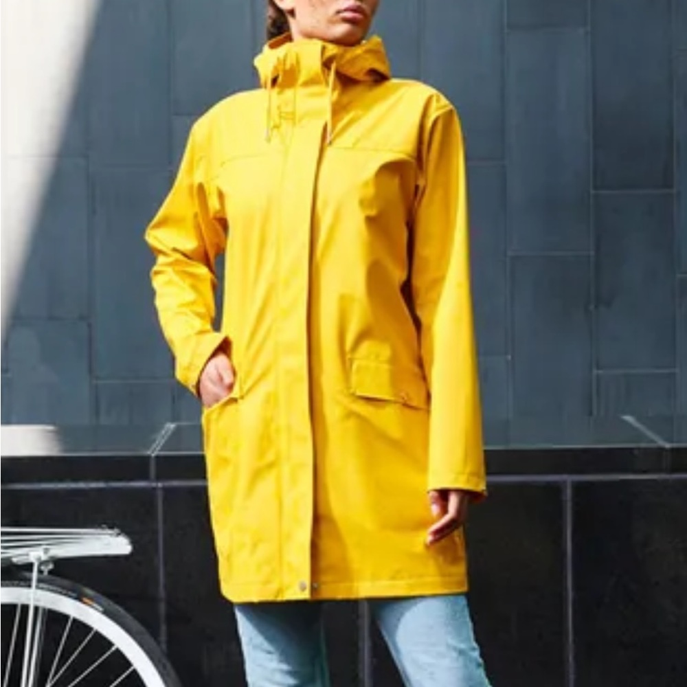 NWT Yellow Helly Hansen “Moss” Raincoat